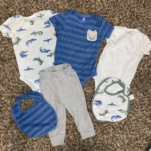 Carters infant matching set